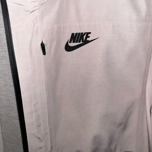 Nike rain jacket - Picture 4 of 7